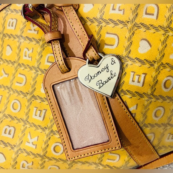 Vintage Y2K Authentic Dooney & Bourke Signature Duffle Bag in yellow color RARE - Picture 5 of 10